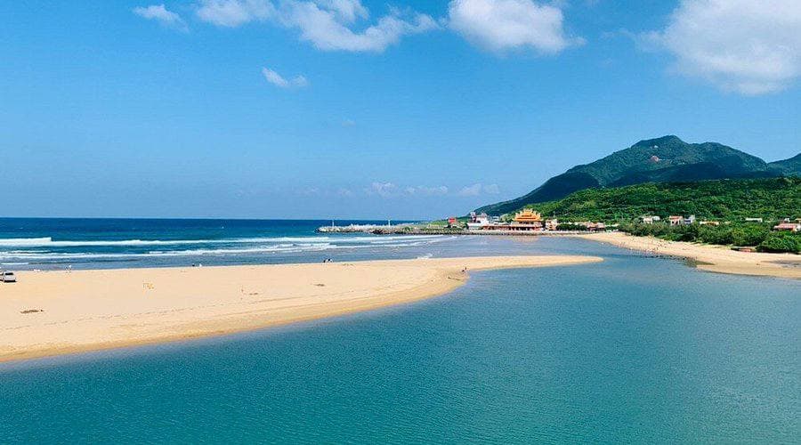 福隆海水浴場空拍 從一間屋出發步行8分鐘金色沙灣湛藍海線